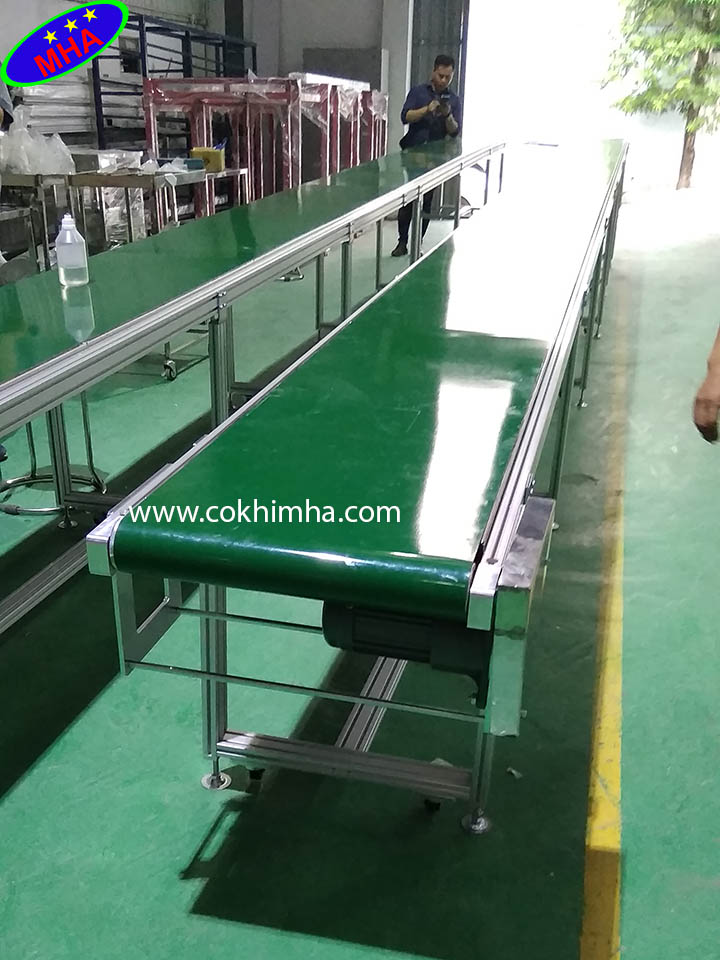 băng tải nghiêng pvc - băng tải pvc nghiêng