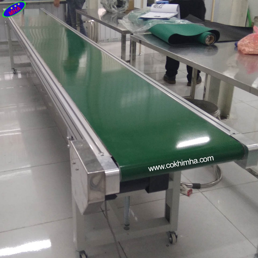 Băng Tải PVC Tăng Chỉnh Chiều Cao Bằng Cơ Cấu Vit-me