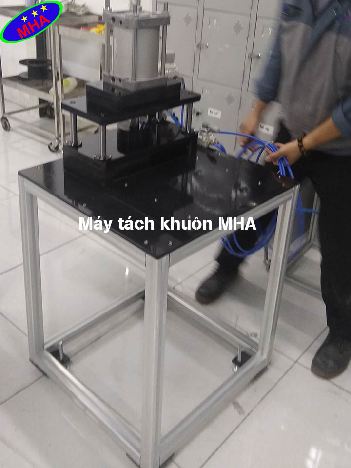 Máy Tách Khuôn Bán Tự Động - Chế Tạo Máy MHA